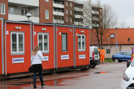 ...Jo, arbetsbodar utanför 4an