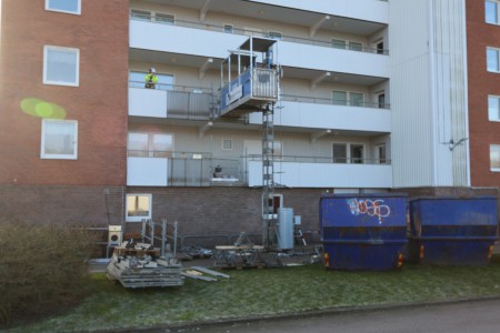 Hissen på väg att installeras på 2A